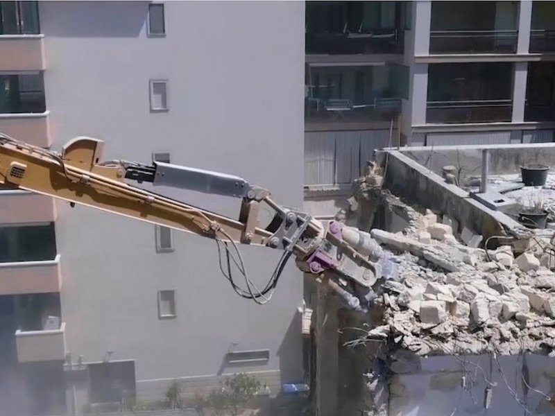 Secondary Demolition RV Series Excavator Crusher up to 140 - ton.